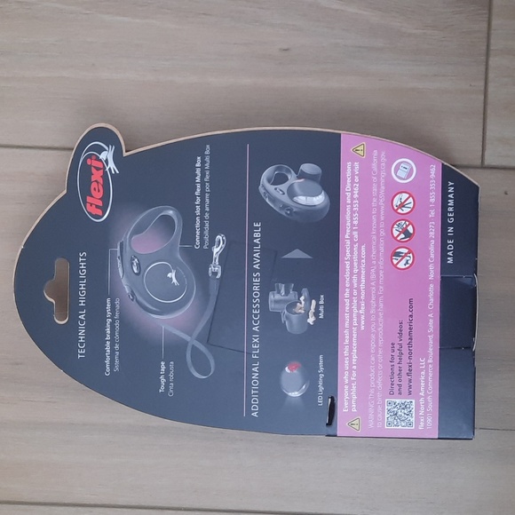 NWT flexi retractable dog leash - Picture 2 of 2